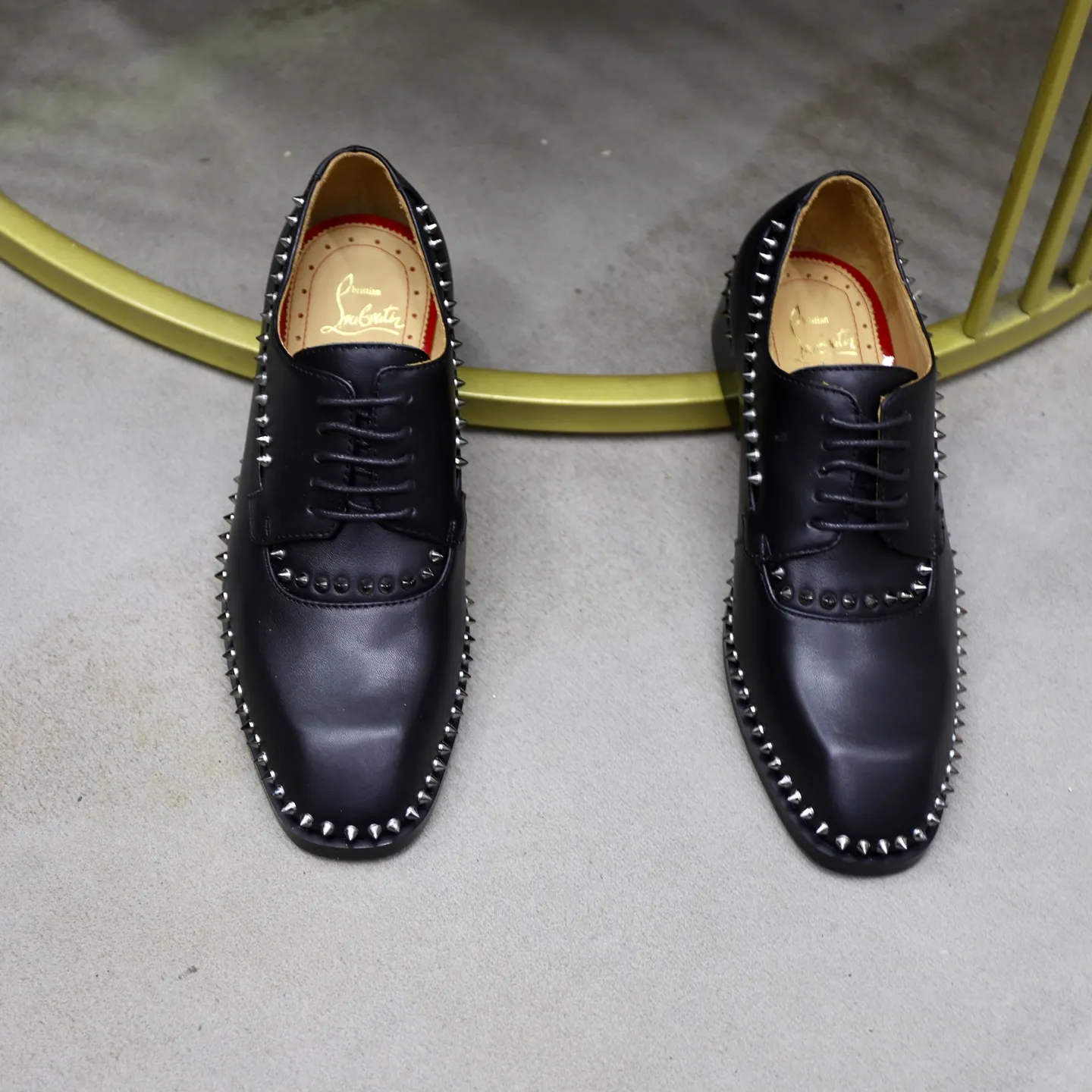 Ex-factory price: 720💰Christia*.Loubouti*🆑High-end men’s business formal leather shoes｜Classic red sole shoes｜Original imported first-layer cowhide｜Water-dyed cowhide lining｜Italian imported red rubber outsole｜High-end luxury｜Perfect interpretation of fashion, sunshine, style, suitable for various occasions Size: 38-44 (customized for 45, 46, 47)